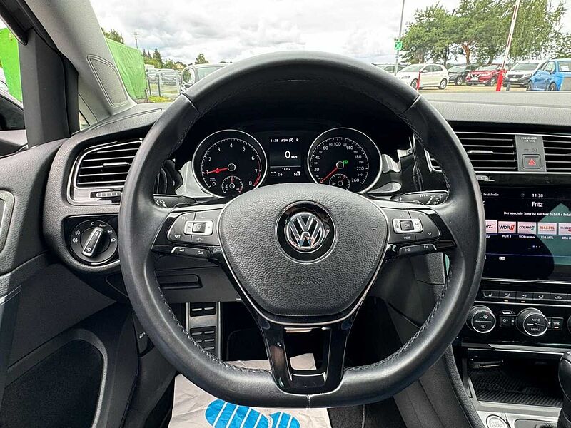 Volkswagen Golf VII IQ. DRIVE 1.5TSI DSG*LED*NAVI*SideAss