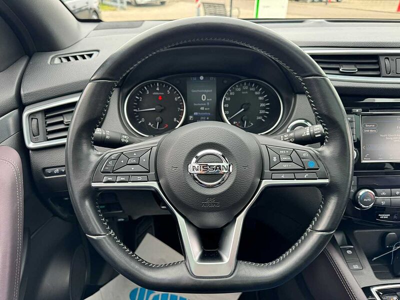 Nissan Qashqai Tekna DCT *360°Cam*LED*LEDER*AHK*19Zoll