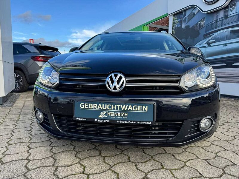 Volkswagen Golf Variant Pano*SHZ*PDC*AHK*StHz*BI-Xenon