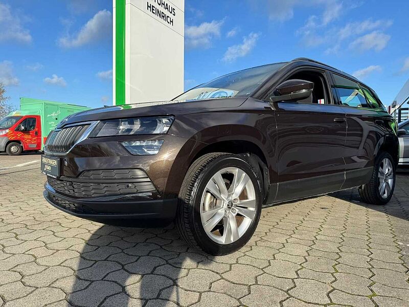 SKODA Karoq Style 1.5 TSI DSG*RFK*NAVI*AHK*StHz*