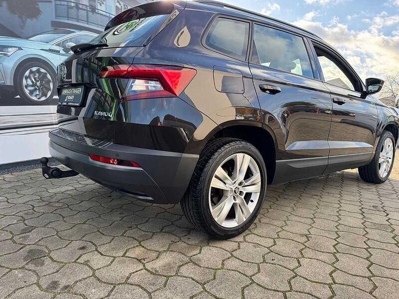 SKODA Karoq Style 1.5 TSI DSG*RFK*NAVI*AHK*StHz*