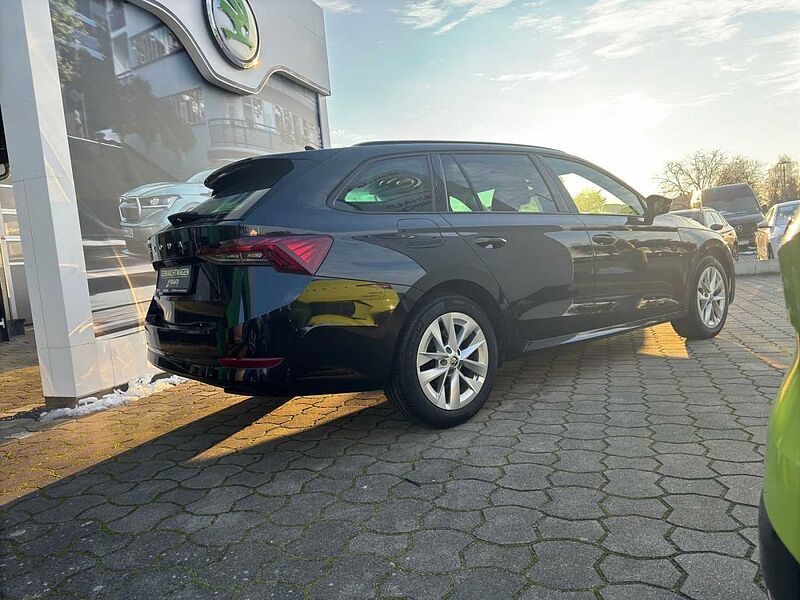 SKODA Octavia Combi 1.5 TSI 6-Gang*NAVI*SideAss*ACC*eHeck